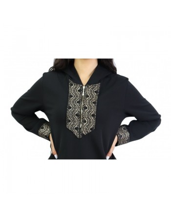 Robe longue type abaya marocaine moderne avec capuche et motifs dorés pour femme - Couleur noire 