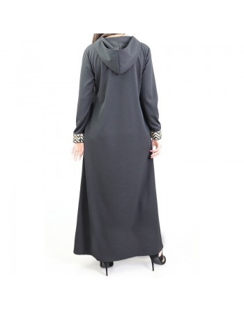 Robe longue type abaya marocaine pour femme avec capuche et motifs dorés - Couleur noire 