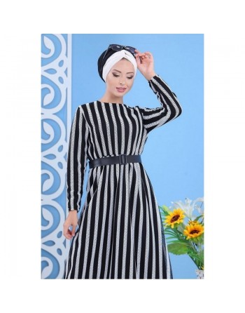 Robe longue à rayures avec ceinture pour femme - Couleur blanche et noire 