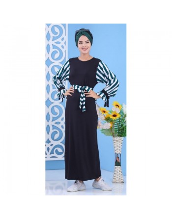Robe pas chère de couleur noire avec manches à rayures noires et blanches pour femme 