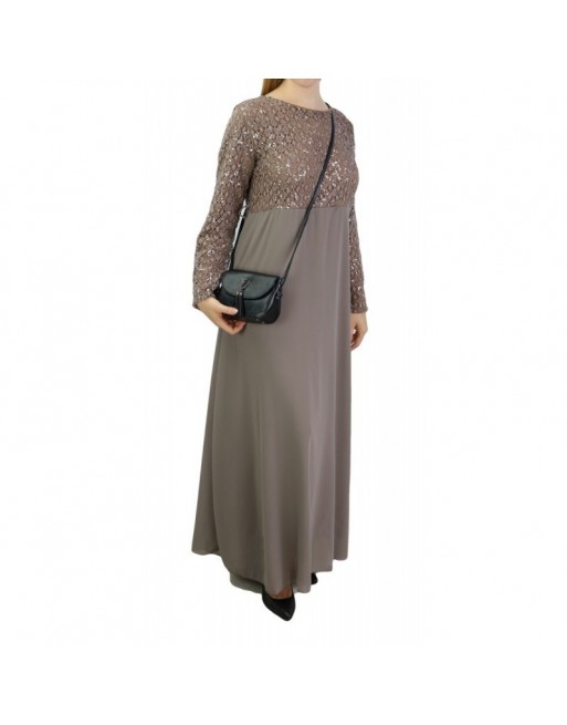 Robe longue de soirée à dentelles - Couleur taupe Robe longue de soirée à dentelles - Couleur taupe