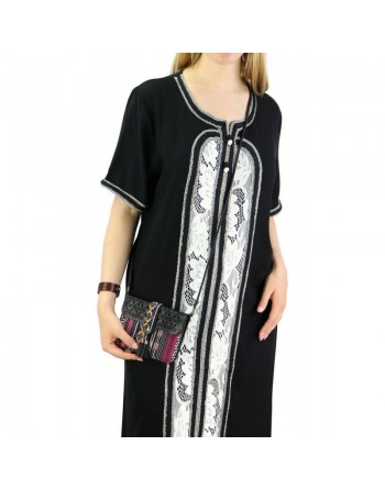 Robe d'intérieur brodée manches courtes avec strass couleur noire 