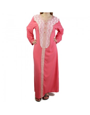 Robe à manches longues et broderies couleur rose saumon 
