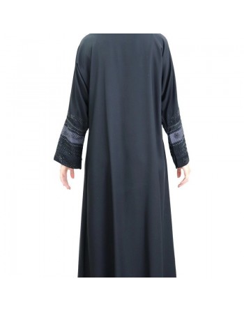 Abaya Dubaï noire satinée avec nombreux strass noirs et broderies avec son écharpe assortie 