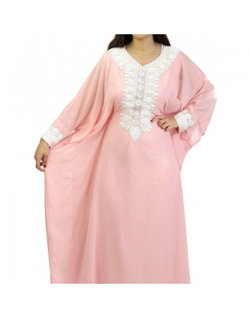 Robe de soirée orientale avec effet papillon décorée de broderies et de strass - Couleur rose clair 