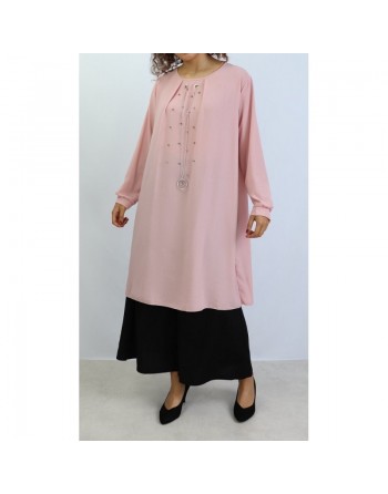 Tunique longue ornée de perles et d'une chaîne avec bijoux pendentif - Couleur rose clair 