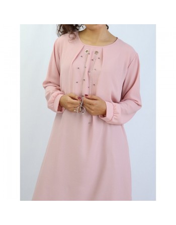 Tunique longue ornée de perles et d'une chaîne avec bijoux pendentif - Couleur rose clair 