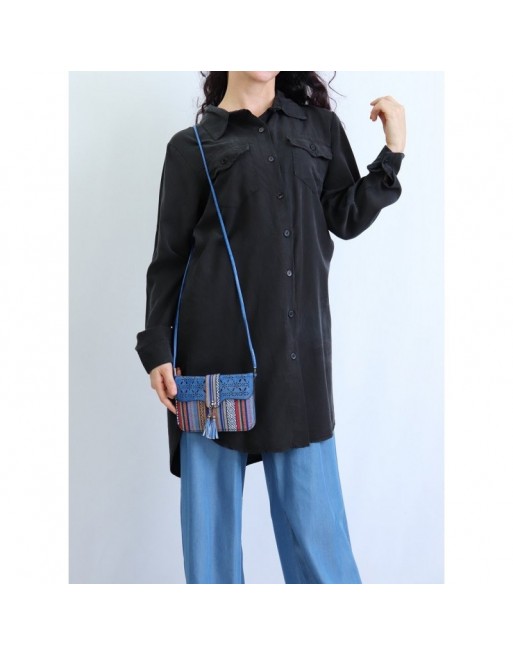 Chemise avec poches latérales de couleur Noir Chemise avec poches latérales de couleur Noir