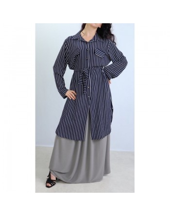 Chemise longue de couleur Bleu marine à rayures blanches 