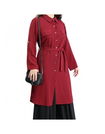Chemise longue de couleur Bordeaux à rayures noires 