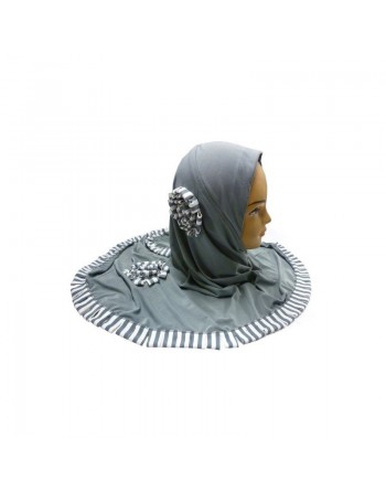 Hijab une pièce gris souris garni d'une fleur et de bordures à rayures 