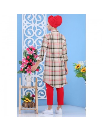 Chemise longue à carreaux de couleur beige, kaki et rouge 
