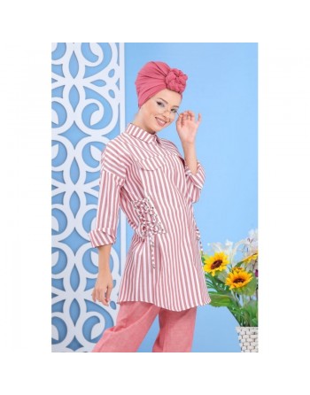 Chemise mi-longue style corsaire de couleur blanche et brique 