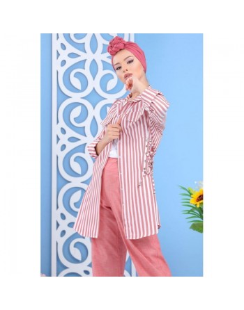 Chemise mi-longue style corsaire de couleur blanche et brique 