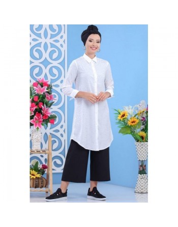 Chemise femme longue blanche avec légers motifs satinés 
