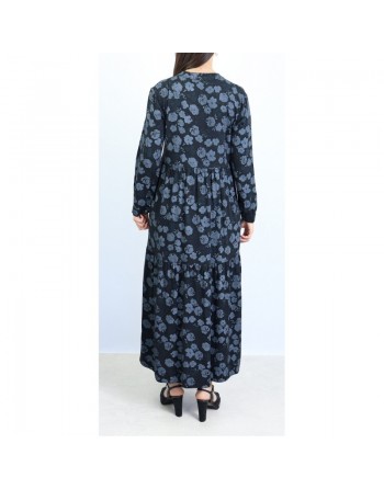 Robe noire avec motifs fleurs 