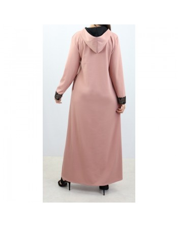 Robe longue type abaya marocaine pour femme avec capuche et motifs dorés - Couleur rose pale 