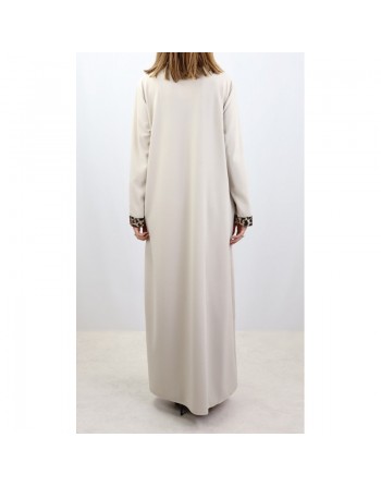 Robe longue avec strass devant et sur les manches - Marque Amelis Paris pour femme - Couleur blanc cassé 