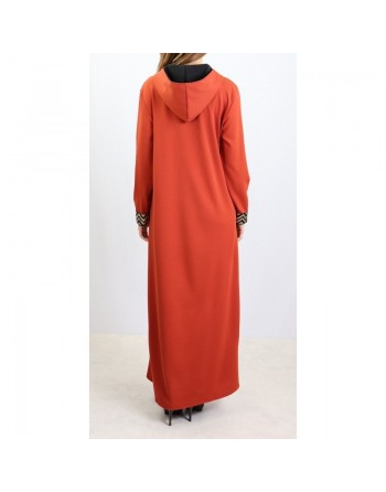 Robe longue type abaya marocaine pour femme avec capuche et motifs dorés - Couleur rouille 