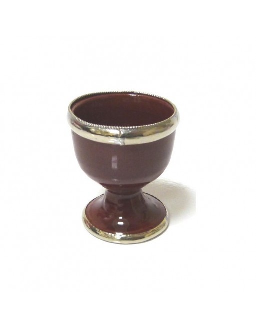 Coquetier artisanal marocain en poterie de couleur Bordeau émaillé et cerclé de métal décoratif argenté Coquetier artisanal marocain en poterie de couleur Bordeau émaillé et cerclé de métal décoratif argenté