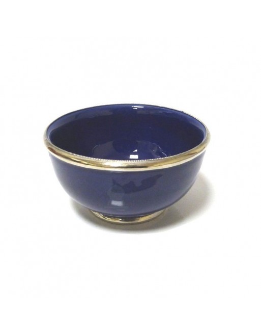 Grand bol en poterie marocain de couleur bleue émaillé et cerclé de métal argenté Grand bol en poterie marocain de couleur bleue émaillé et cerclé de métal argenté