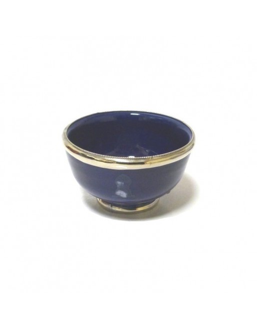 Petit bol en poterie marocain de couleur bleue émaillé et cerclé de métal argenté Petit bol en poterie marocain de couleur bleue émaillé et cerclé de métal argenté